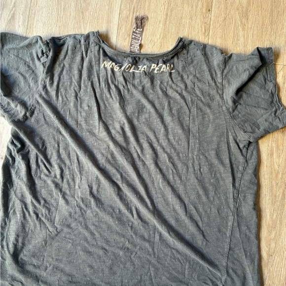 Magnolia Peal vintage tee - Picture 2 of 2